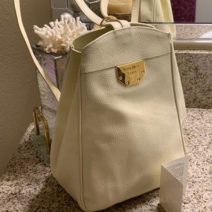 NINA RICCI🤩”NINA RICCI LEATHER BACKPACK / CREAM🤩